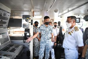 Brunei navy commander visits Singapore, reaffirms close bilateral defense relationship