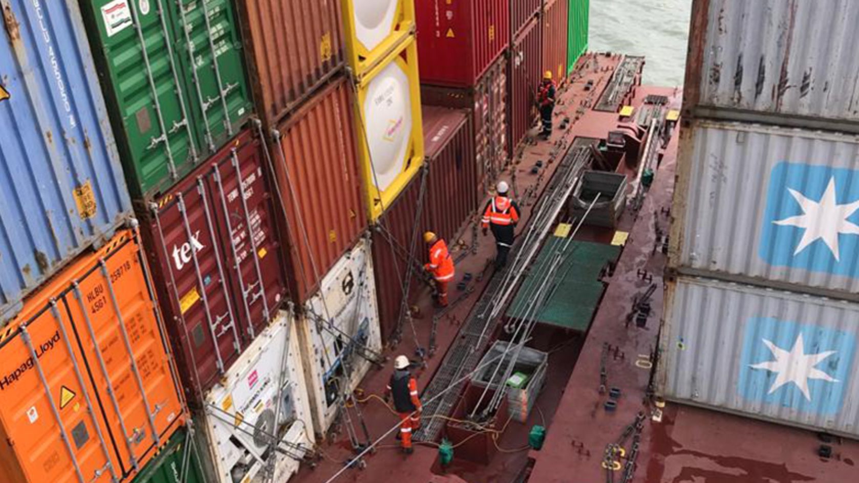 Dutch court sides with seafarer unions on container lashing safety
