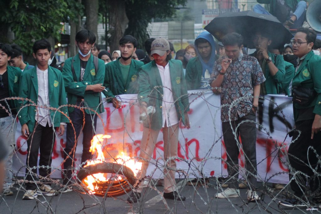 Indonesia: Massive protest against fuel price increase