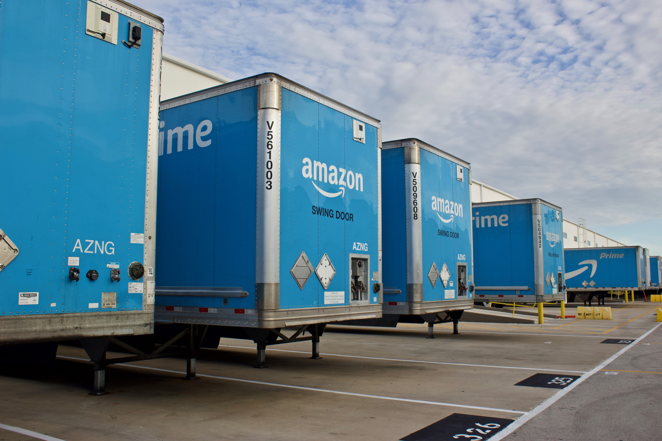 Amazon adopts green hydrogen to decarbonize operations