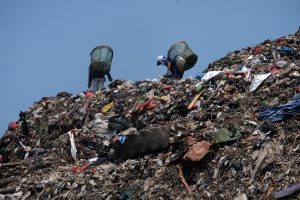Earning a living at world’s largest rubbish dump