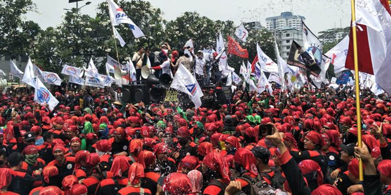 Pekerja pelabuhan Indonesia mengancam akan mogok karena kenaikan harga bahan bakar