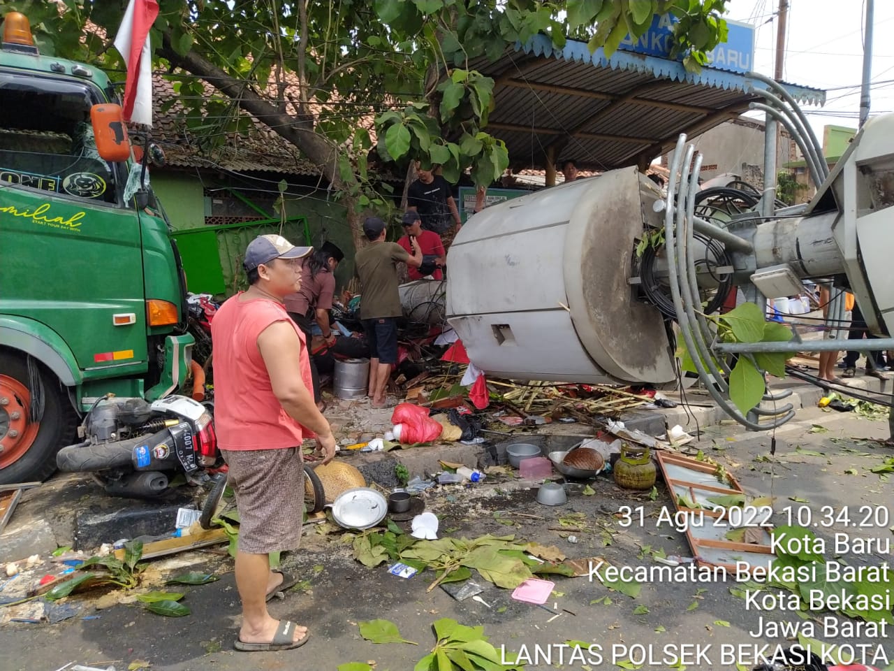 Sopir Truk Kontainer Yang Korup Tewaskan Orang Dalam Kecelakaan