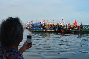 Indonesian fishermen celebrate new beginning with Festival of Offerings