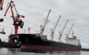 Greek ship attacked in Red Sea sinks: 4 dead, 7 rescued, 14 missing