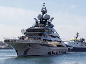 Sanctioned kleptocracy: How Putin’s kremligarchs have survived the war—and even prospered