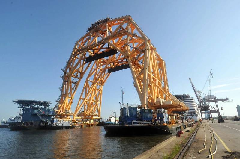 Heavy Lift Ship Moors In Florida Ahead Of Golden