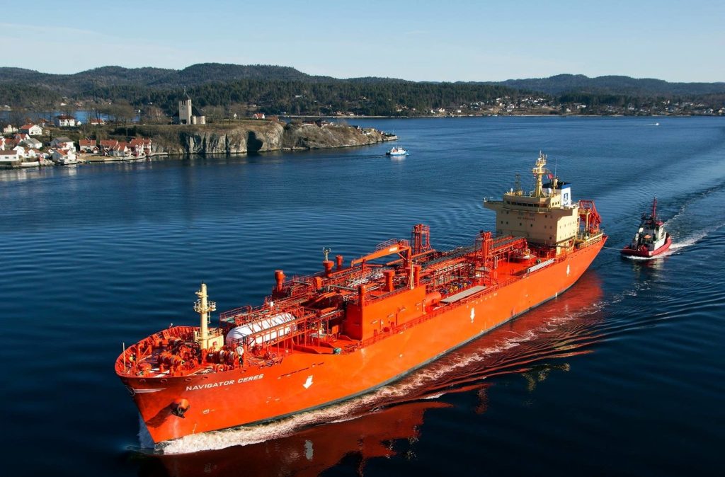 Top Wilbur Ross aide played a role in trade deal while on the board of shipping firm tied to Russia