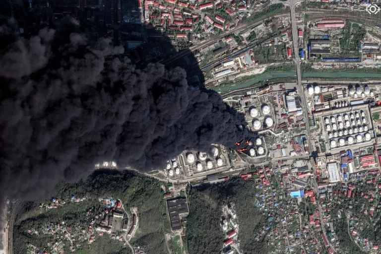 Russia still tackling a blaze at Tuapse port